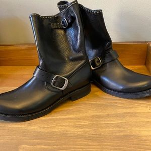 FRYE Women’s Veronica Stud Shirt Black Leather Boots Size 9.5